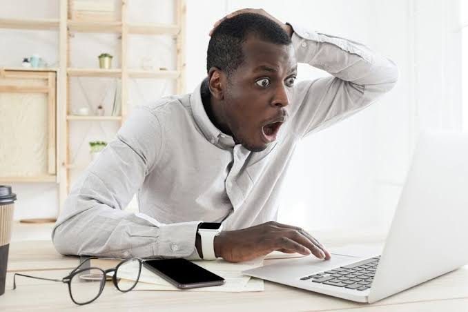 Tax Trouble? 5 Signs You’re on SARS’ Radar (And How to Stay Off It)